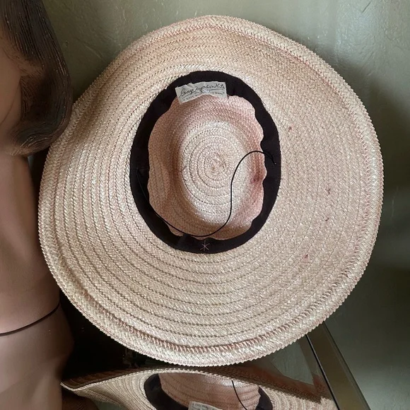 DELIGHTFUL 1960s' IVORY/PEACH STRAW FEDORA + FABRIC FLOWERS & TAFFETA BANDS